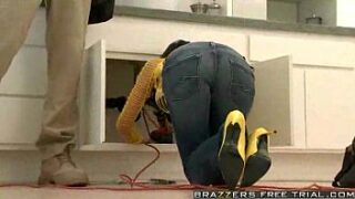 Porn with plumber eating the customer well slutty