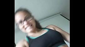 novinha mostrando a