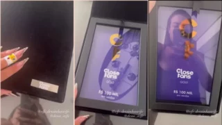 Down Safada Wife Showing Your Award