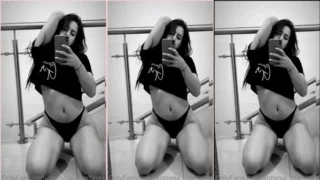 ANTONIA MARTINEZ A LATIN BELITY OF BLOUSE AND CALCINHA