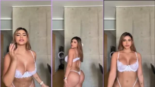 Kitty Horse, Laura Vanegas showing off with intimate clothes