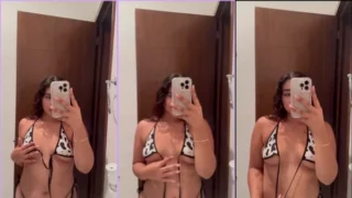 Emily Montaño pussy of beautiful tits on the strip