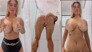 Milf Debora Peixoto in a provocative video in the bathroom